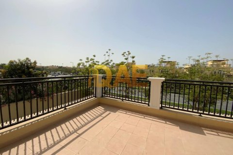 Villa de 4 dormitorios en Jumeirah 3, UAE No. 3738 21