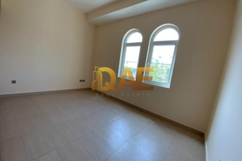 Villa de 4 dormitorios en Jumeirah 3, UAE No. 3738 6