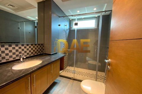 Villa de 4 dormitorios en Jumeirah 3, UAE No. 3738 22