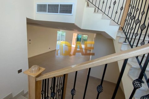 Villa de 4 dormitorios en Jumeirah 3, UAE No. 3738 12
