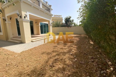 Villa de 4 dormitorios en Jumeirah 3, UAE No. 3738 18