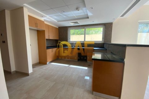 Villa de 4 dormitorios en Jumeirah 3, UAE No. 3738 9