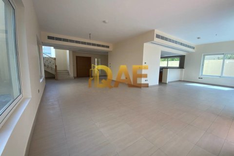 Villa de 4 dormitorios en Jumeirah 3, UAE No. 3738 4