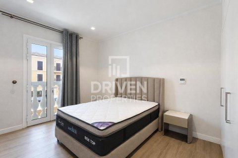 Villa de 4 dormitorios en Jumeirah, UAE No. 223142 6