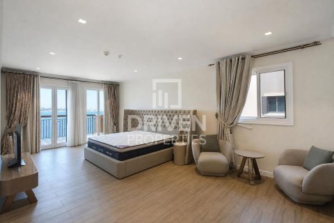 Villa de 4 dormitorios en Jumeirah, UAE No. 223142 15