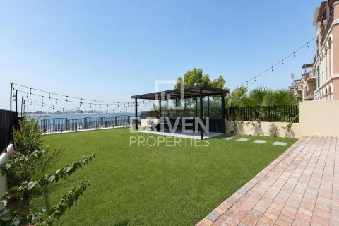 Villa de 4 dormitorios en Jumeirah, UAE No. 223142 29
