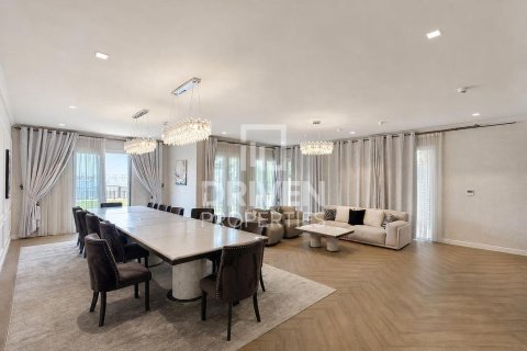 Villa de 4 dormitorios en Jumeirah, UAE No. 223142 3
