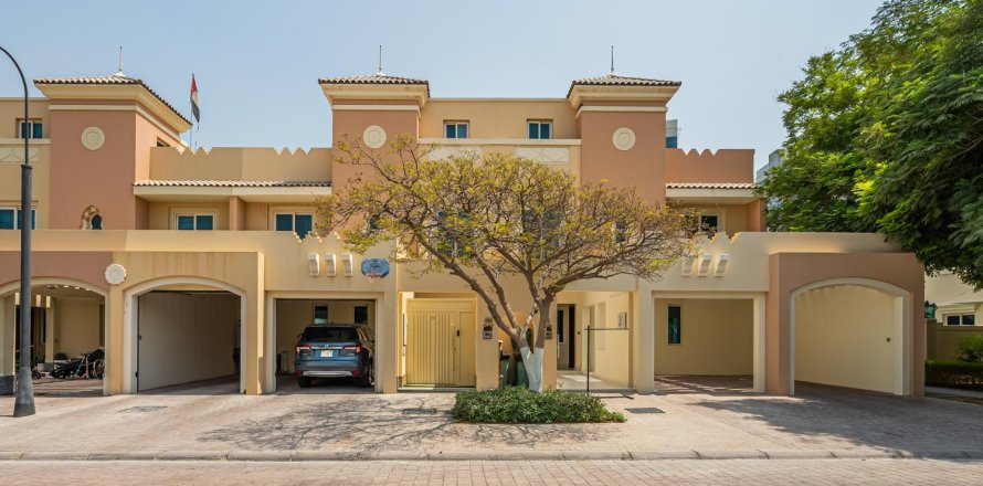 4 غرف نوم تاون هاوس في Dubai Sports City, الإمارات العربية المتحدة رقم 221626