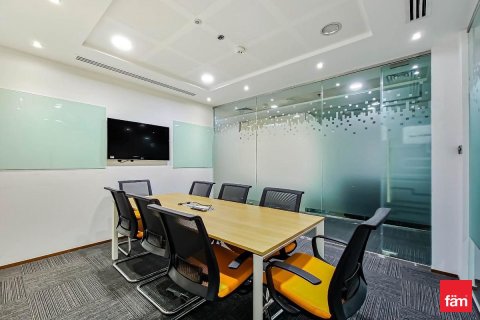 117.1m² Office in Dubai, UAE No. 215852