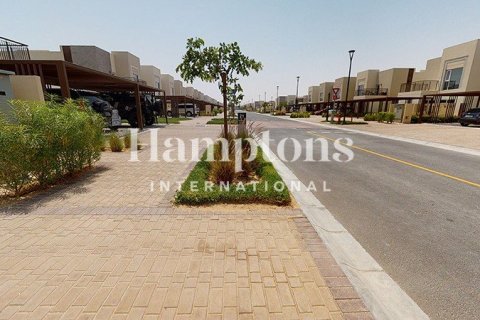 Квартира с 2 спальнями в Dubai South (Dubai World Central), ОАЭ №215655 8