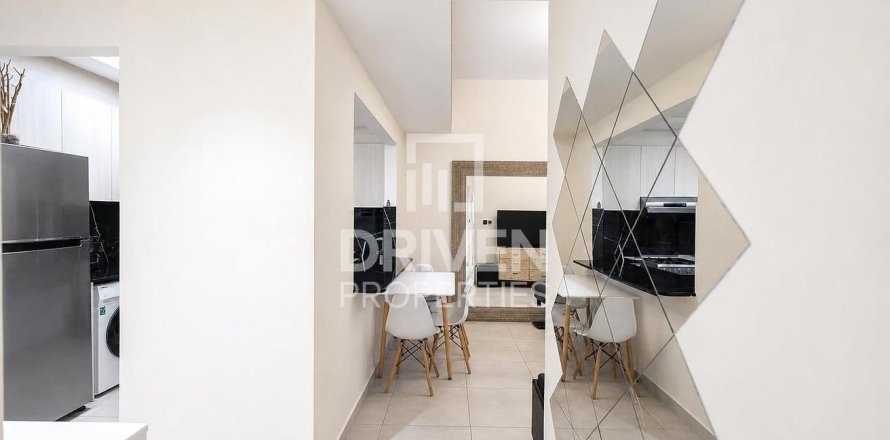 2 bedrooms Apartment in District 15, UAE No. 212012