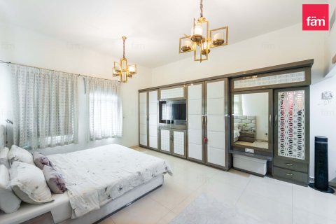 5 bedrooms Villa in Dubai, UAE No. 213337 16