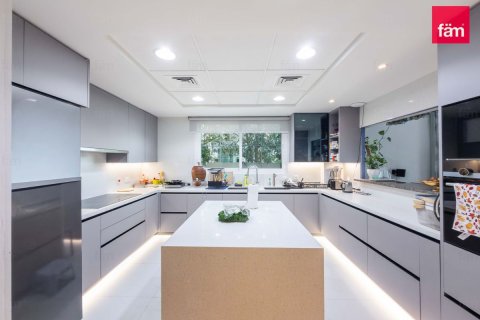 5 bedrooms Villa in Dubai, UAE No. 213337 9