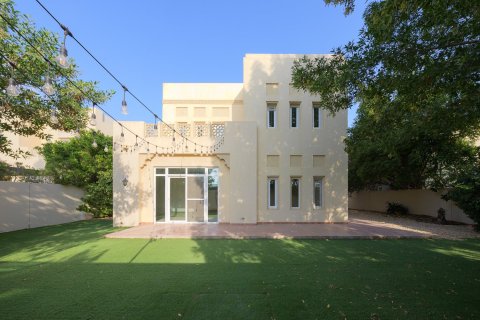 4 bedrooms Villa in Arabian Ranches, UAE No. 213030 3