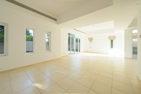 4 bedrooms Villa in Arabian Ranches, UAE No. 213030 8