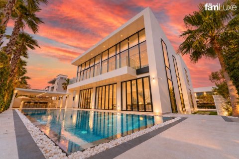 5 bedrooms Villa in Dubai Hills Estate, UAE No. 200137