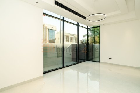 Villa de 5 dormitorios en Nad Al Sheba 1, UAE No. 167278 15