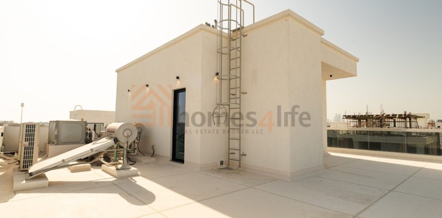 Villa de 5 dormitorios en Nad Al Sheba 1, UAE No. 167278