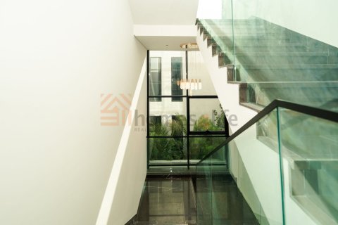 Villa de 5 dormitorios en Nad Al Sheba 1, UAE No. 167278 12