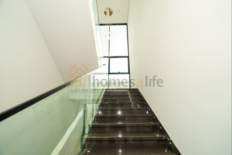Villa de 5 dormitorios en Nad Al Sheba 1, UAE No. 167278 5