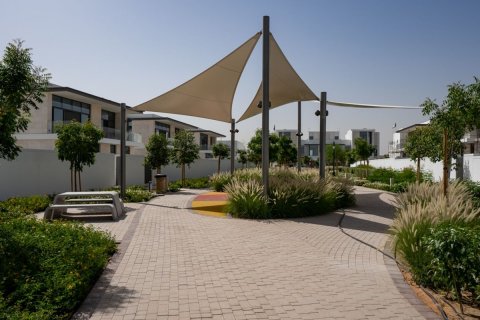 Villa de 4 dormitorios en Dubai, UAE No. 207741 8