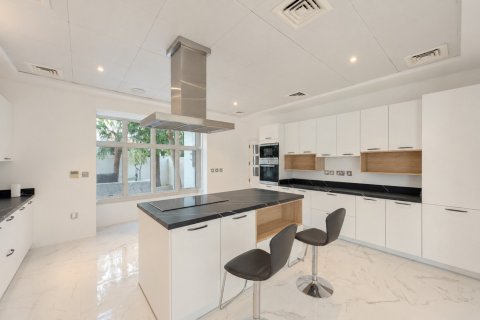 Villa de 5 dormitorios en Jumeirah Golf Estates, UAE No. 223400 4