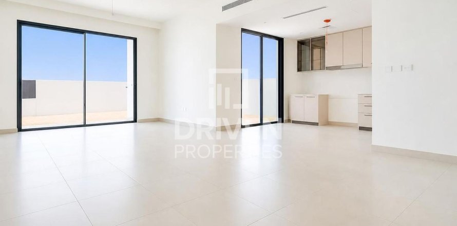 Villa de 4 dormitorios en The Valley, UAE No. 214824