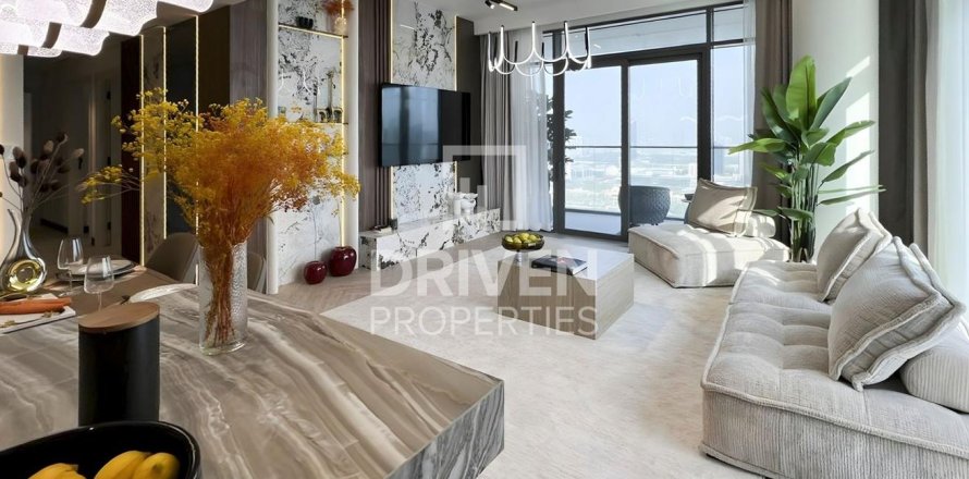 Apartment de 3 dormitorios en EMAAR Beachfront, UAE No. 204752