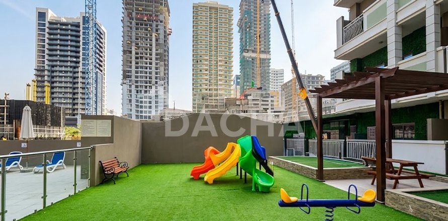 2 bedrooms Apartment in District 15, UAE No. 203672