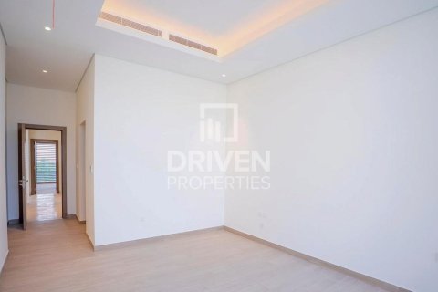 Villa de 5 dormitorios en District One, UAE No. 221490 8