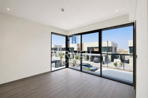 3 bedrooms Townhouse in Dubai, UAE No. 212201 11
