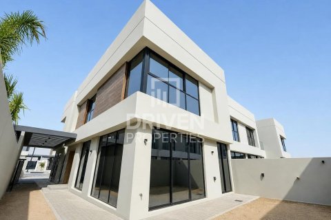 3 bedrooms Townhouse in Dubai, UAE No. 212201