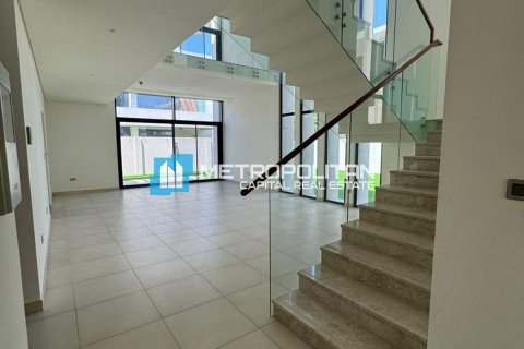 4 bedrooms Villa on the Yas Island, UAE No. 148261 4