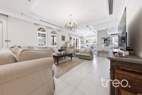Villa de 5 chambres à Legacy, UAE No. 222670 6