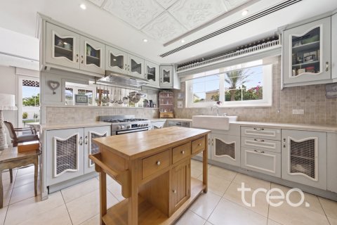 Villa de 5 chambres à Legacy, UAE No. 222670 9