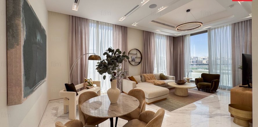5 bedrooms Villa in Dubai, UAE No. 160823