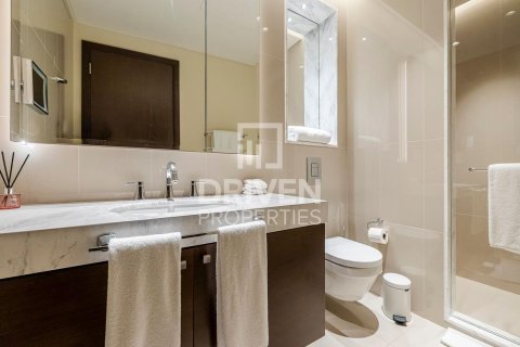 Apartment de 2 dormitorios en The Address Residence Fountain Views, UAE No. 201229 15