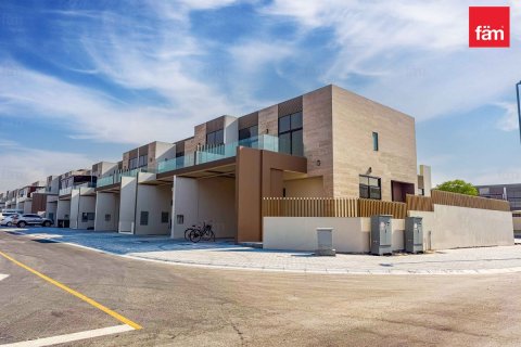 4 bedrooms Villa in Dubai, UAE No. 213248