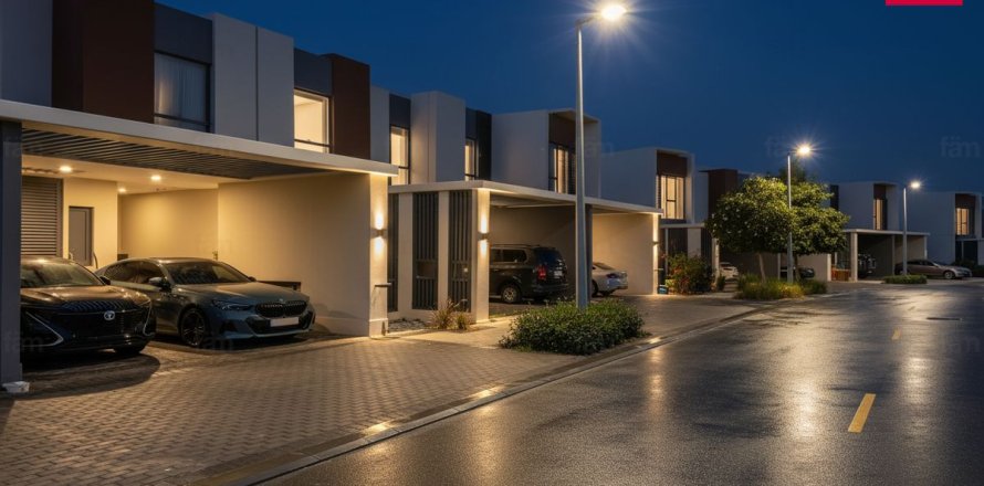 3 bedrooms Villa in Dubai, UAE No. 166758