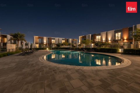 3 bedrooms Villa in Dubai, UAE No. 166758 12