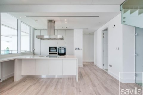 Apartment de 3 dormitorios en Seventh Heaven, UAE No. 217412