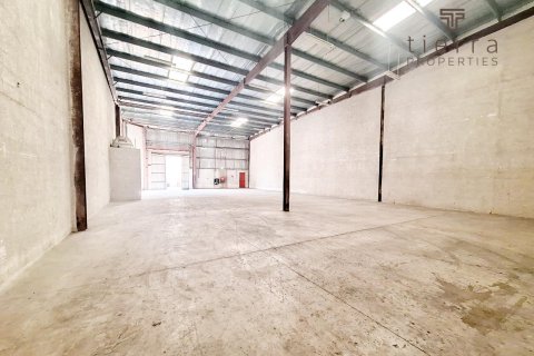 436.6m² Warehouse in Dubai, UAE No. 47691