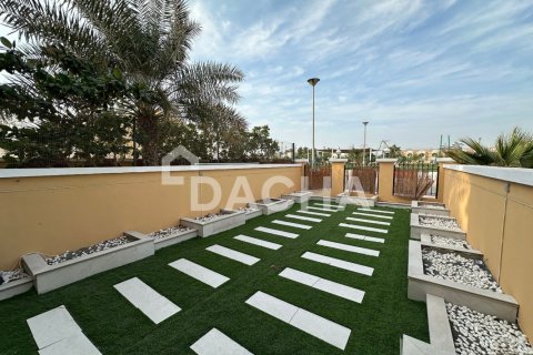 2 bedrooms Townhouse in Jumeirah Village Triangle, UAE No. 163515 4