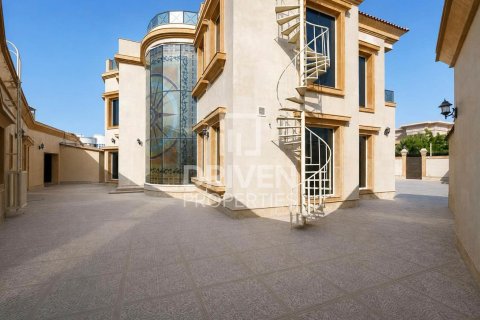 950.03مربع، فيلا في Al Quoz, الإمارات العربية المتحدة رقم 212560 24