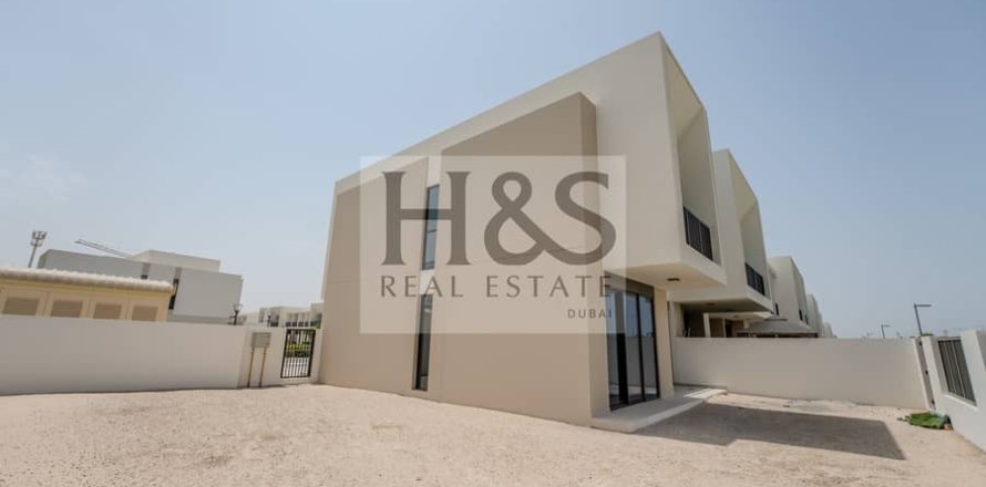Townhouse de 4 dormitorios en Town Square, UAE No. 112772