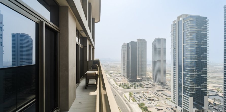 Квартира с 1 спальней в Jumeirah Islands, ОАЭ №205788
