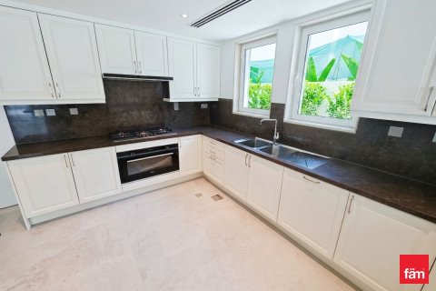 Вилла с 5 спальнями в Jumeirah Park, ОАЭ №164443 13
