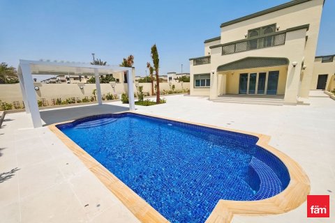 Вилла с 5 спальнями в Jumeirah Park, ОАЭ №164443 4