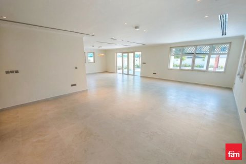 Вилла с 5 спальнями в Jumeirah Park, ОАЭ №164443 9