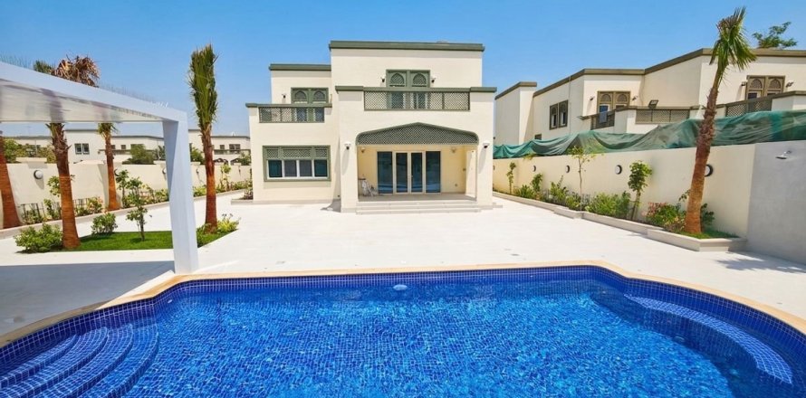 Вилла с 5 спальнями в Jumeirah Park, ОАЭ №164443